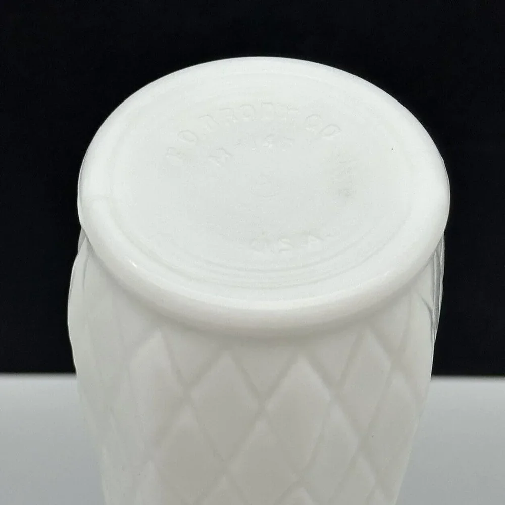 Vintage E O Brody Cleveland 8 Panel Milk Glass Vase‎ M-147 Quilted Diamonds 9